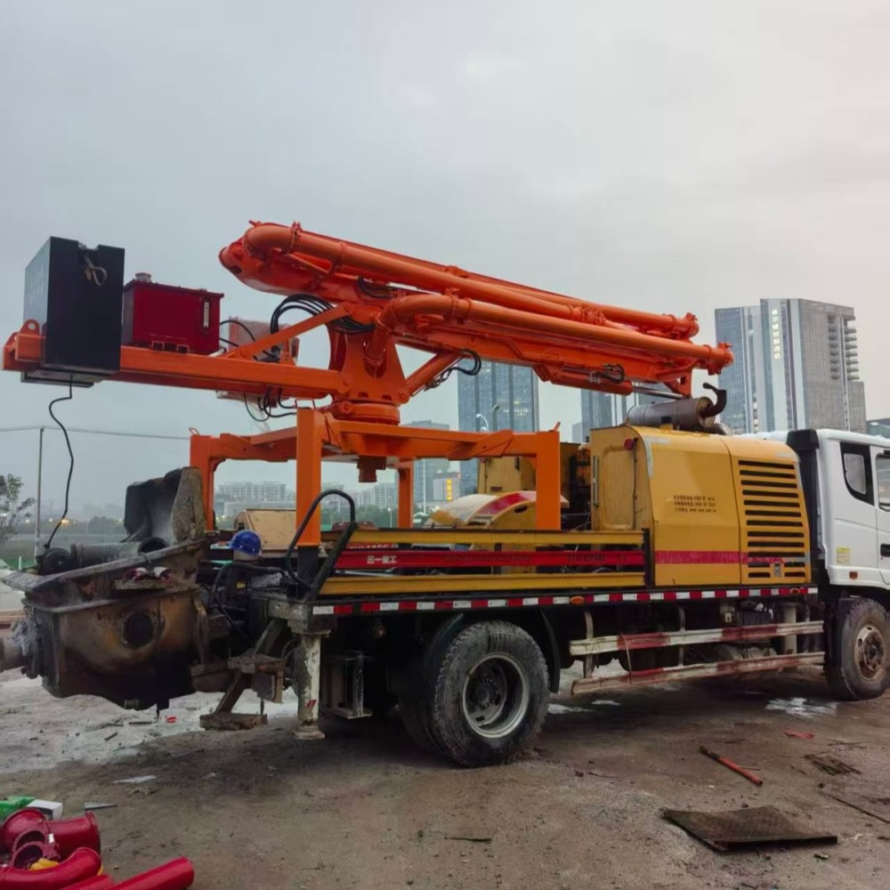 Truck-Mounted Hydraulic Concrete Placing Boom